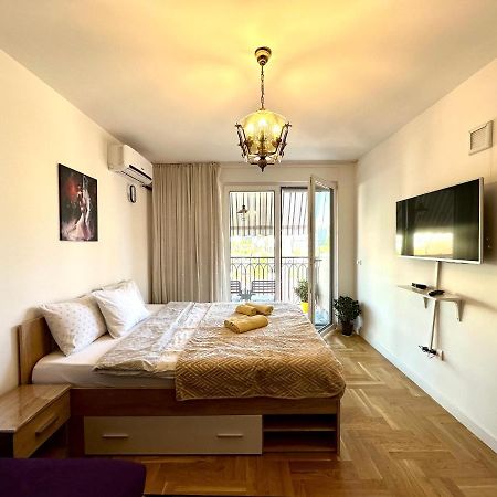 Yellowhouse Pristina Exterior foto